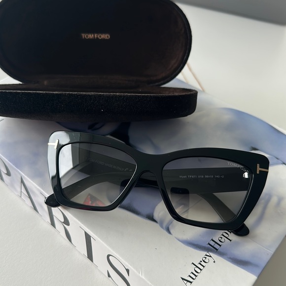 Authentic Tom Ford sunglasses - Picture 2 of 5
